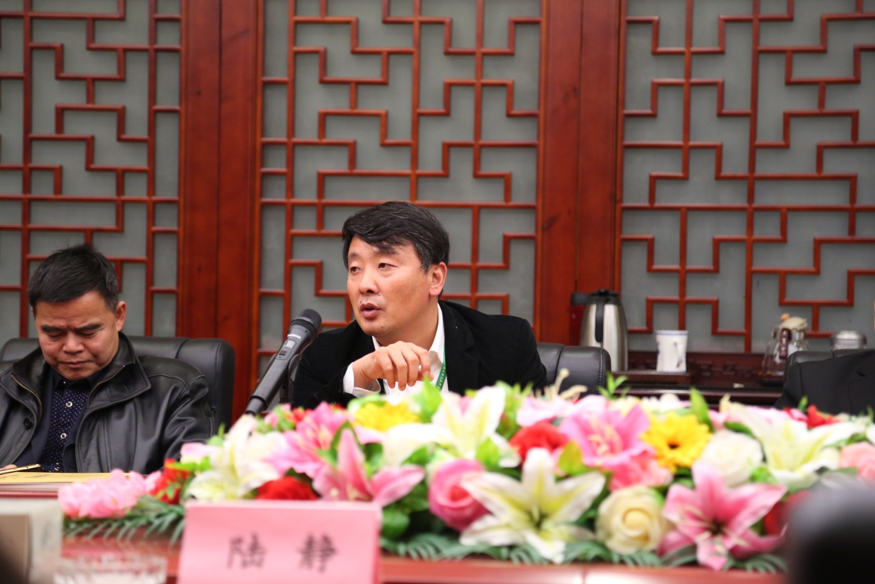 無(wú)錫市食品藥品監(jiān)督管理局領(lǐng)導(dǎo)來(lái)李良濟(jì)參觀考察(圖5) 無(wú)錫市食品藥品監(jiān)督管理局領(lǐng)導(dǎo)來(lái)李良濟(jì)參觀考察(圖5)