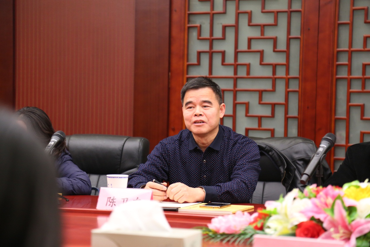 無(wú)錫市食品藥品監(jiān)督管理局領(lǐng)導(dǎo)來(lái)李良濟(jì)參觀考察(圖6) 無(wú)錫市食品藥品監(jiān)督管理局領(lǐng)導(dǎo)來(lái)李良濟(jì)參觀考察(圖6)