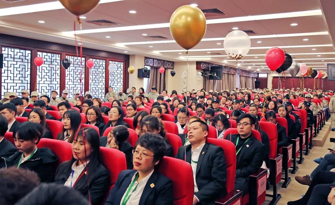 總結(jié)沉淀，不忘初心，李良濟(jì)集團(tuán)2018年度總結(jié)大會(huì)隆重(圖4)