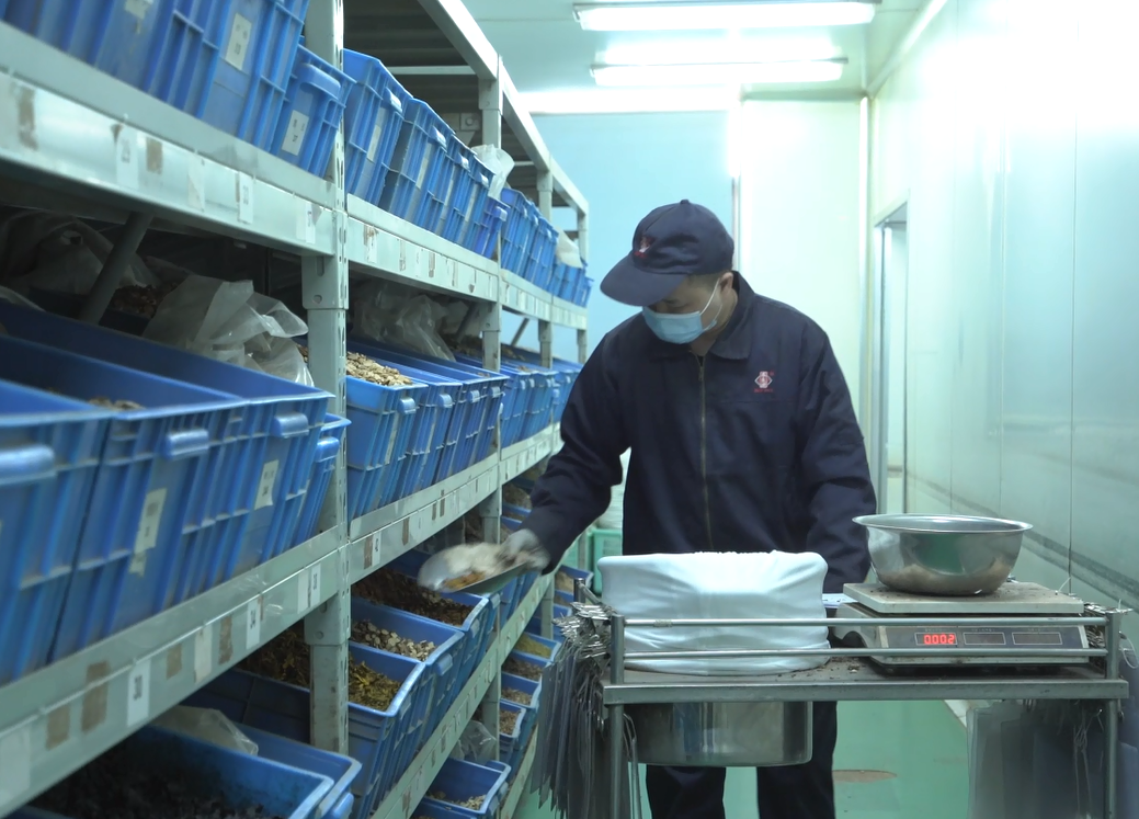 10萬帖！李良濟連夜熬制防疫方馳援上海，溫暖守“滬”！(圖7)